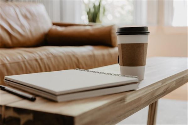 Sådan vælger du det rigtige sidebord i træ